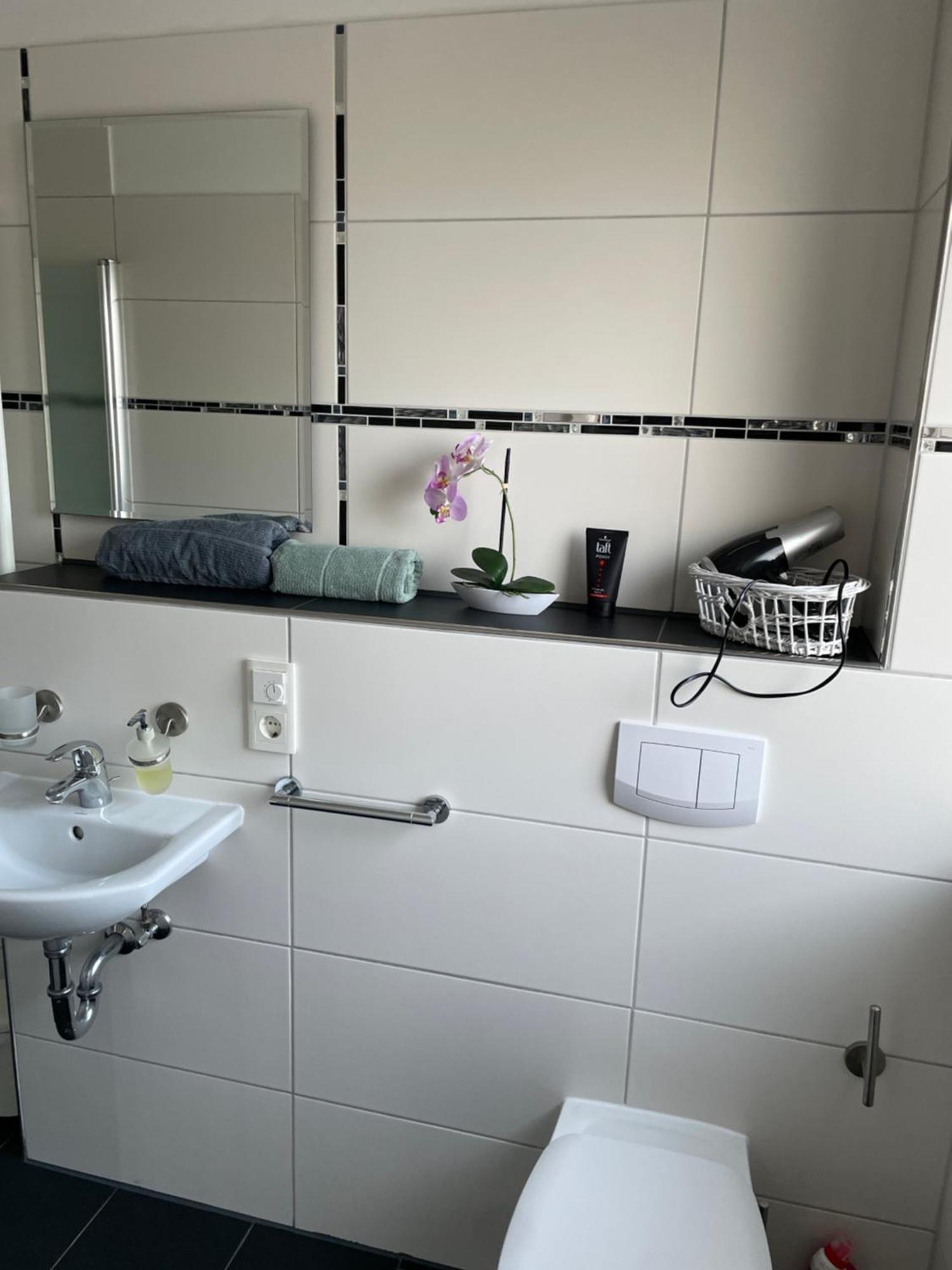 Ferienwohnung Mit Fussbodenheizung Nahe Messe, Gratis Parkplatz Und Abstellplatz E - Bike Ανόβερο Εξωτερικό φωτογραφία